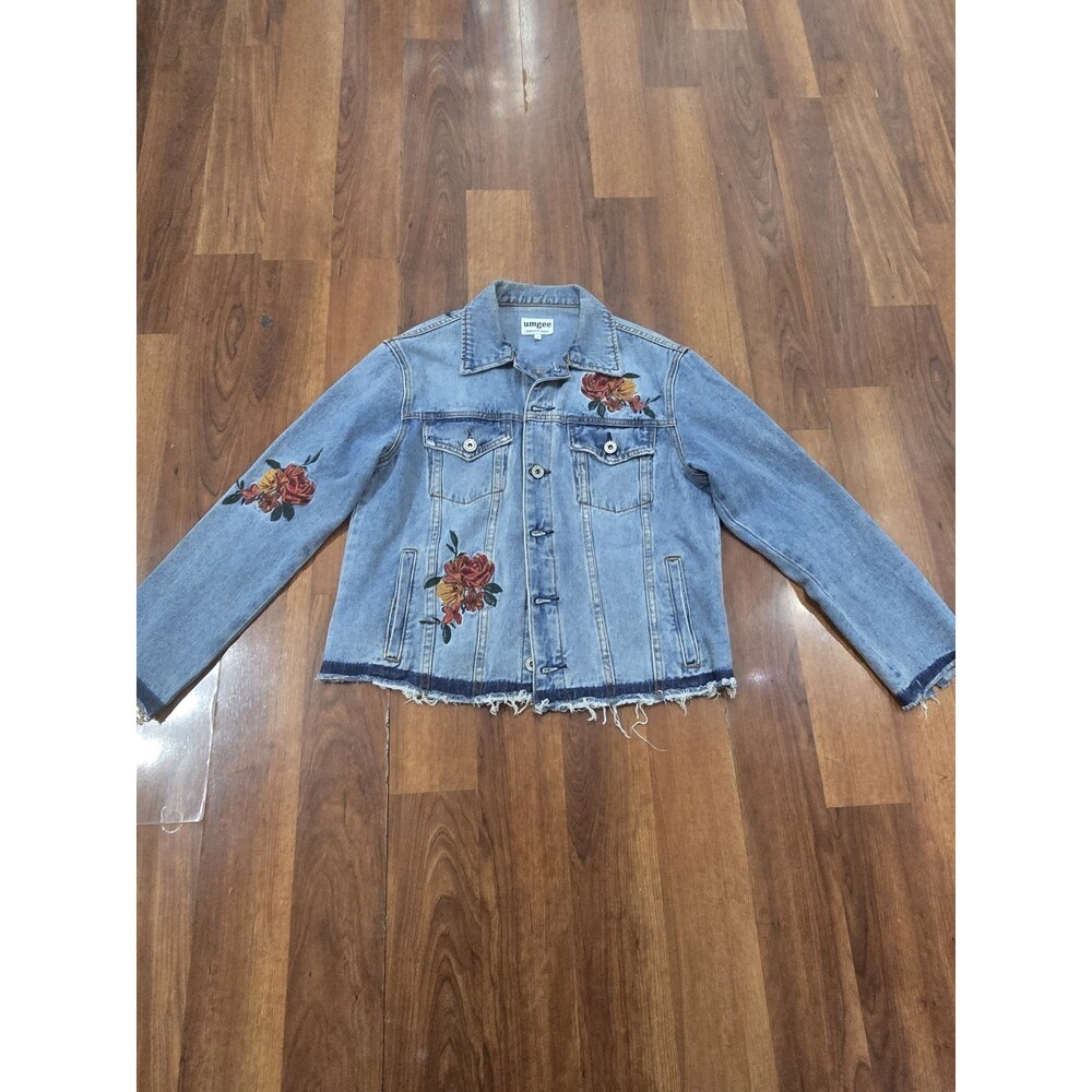 Umgee Floral Embroidered Jean Jacket Blue Light Washed Frayed Raw Hem Y2K Phoebe